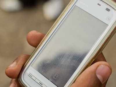 FBI backtracks on cell phone trackers