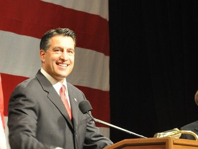 Nevada governor vetoes bill banning private prisons