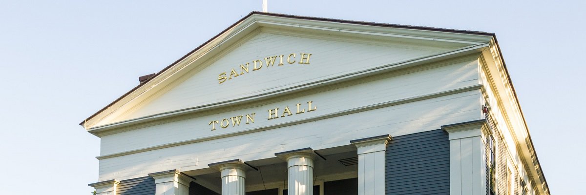 Local commissioner says town of Sandwich violated open meeting laws