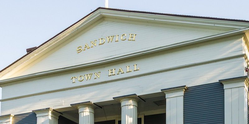 Local commissioner says town of Sandwich violated open meeting laws