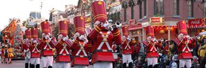 Which federal agencies regulate holiday shopping?